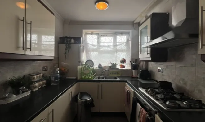 Недвижимость Vallance Road: 18