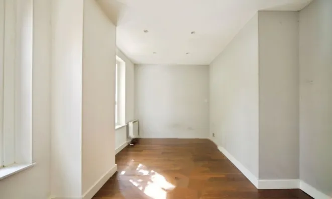 Недвижимость Wilmot Street: 5