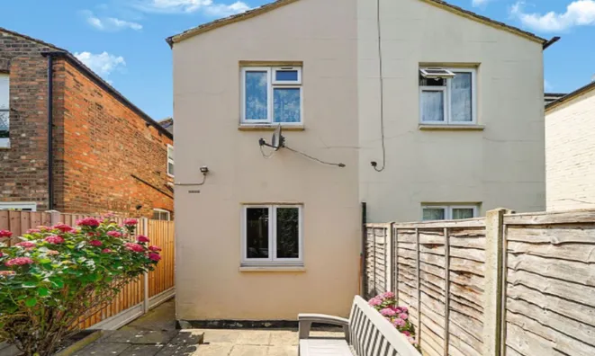 Недвижимость Sandringham Road: 1