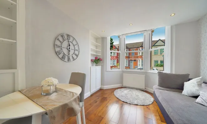 Недвижимость Sandringham Road: 10