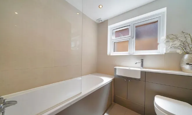 Недвижимость Sandringham Road: 16