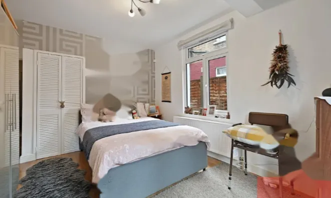 Недвижимость Oldfield Road: 2