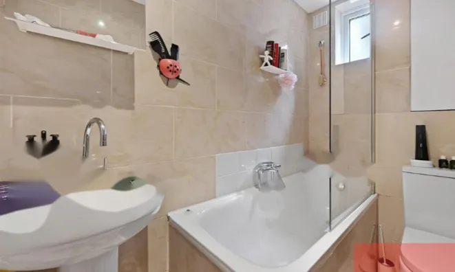 Недвижимость Oldfield Road: 3