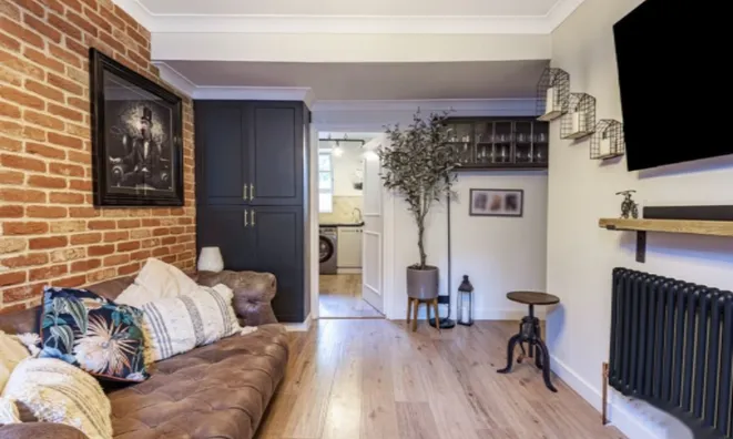 Недвижимость Vicarage Crescent: 4