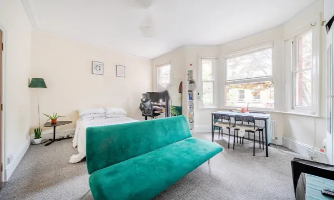 Недвижимость Crewdson Road: 2