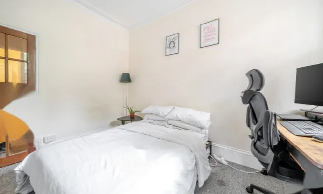 Недвижимость Crewdson Road: 3