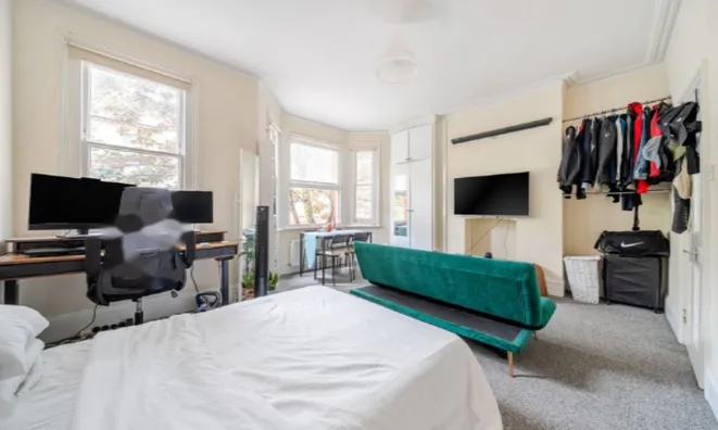 Недвижимость Crewdson Road: 4