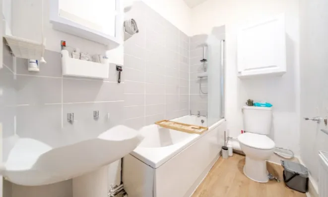 Недвижимость Crewdson Road: 10