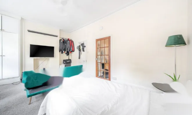 Недвижимость Crewdson Road: 12