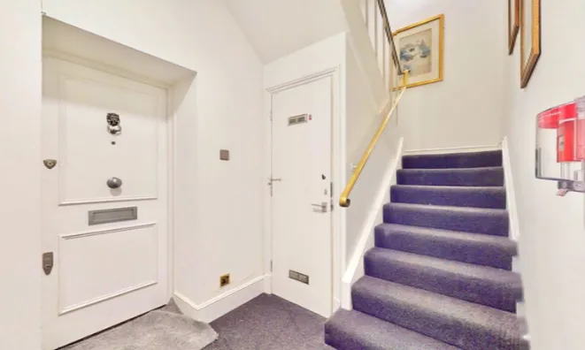 Недвижимость Hans Road: 10