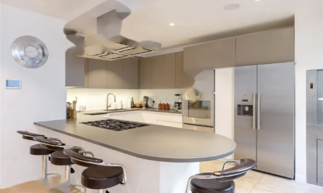 Недвижимость Roland Way: 24