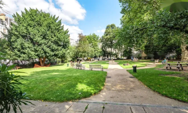 Недвижимость Redcliffe Square: 2