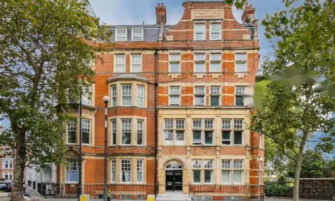 Недвижимость Riverpark Court, Embankment Gardens: 3