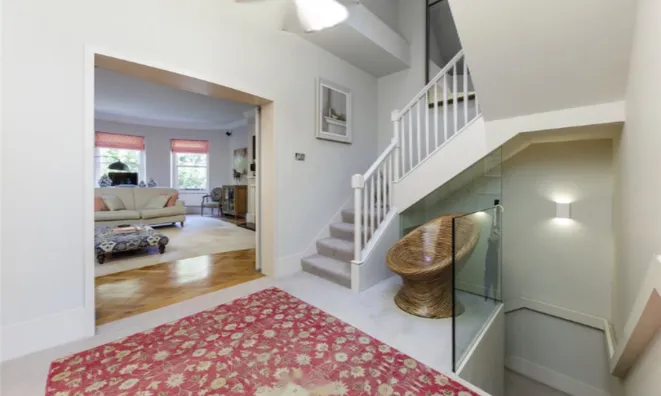 Недвижимость Sloane Court West: 2