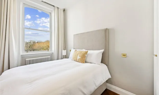 Недвижимость Redcliffe Square: 4