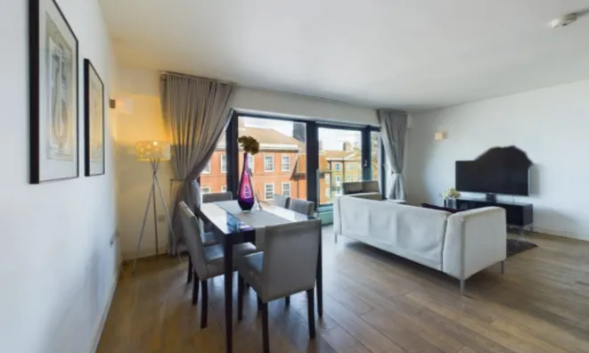 Недвижимость Hortensia Road: 7