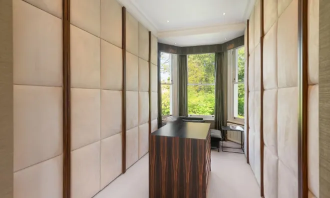 Недвижимость Tregunter Road: 1