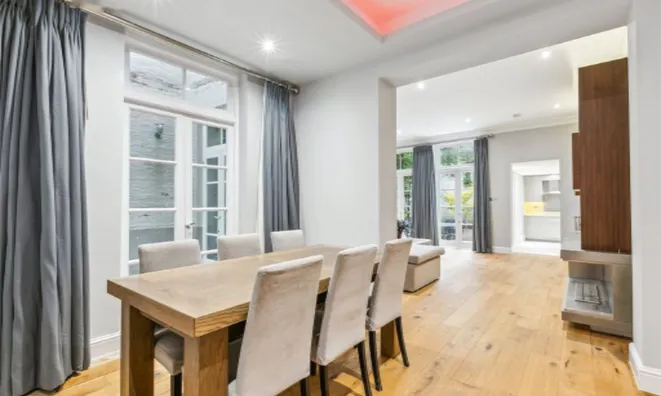 Недвижимость Redcliffe Square: 13