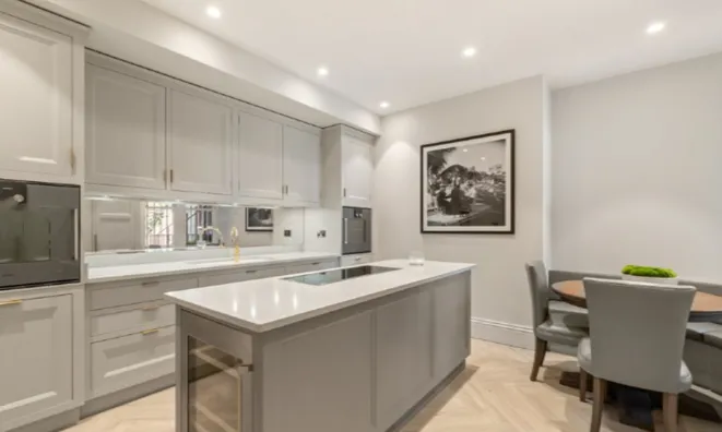 Недвижимость Basil Mansions, Basil Street: 25