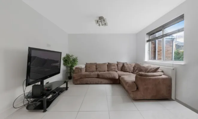 Недвижимость Stadium Street: 10