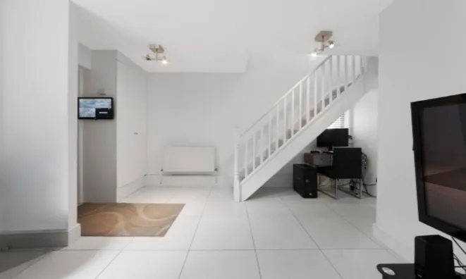 Недвижимость Stadium Street: 16