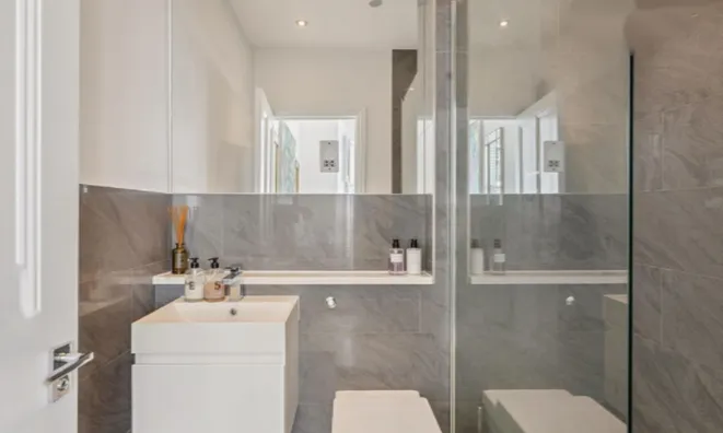 Недвижимость Redcliffe Square: 3