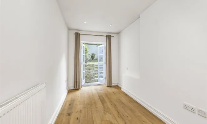 Недвижимость Finborough Road: 16