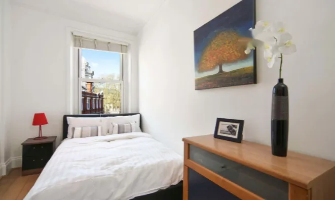 Недвижимость Egerton Gardens: 1