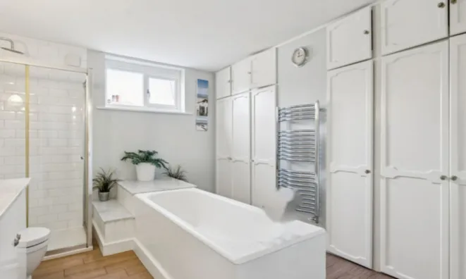 Недвижимость Bury Walk: 16