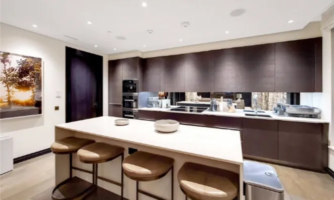 Недвижимость Cheval Place: 7