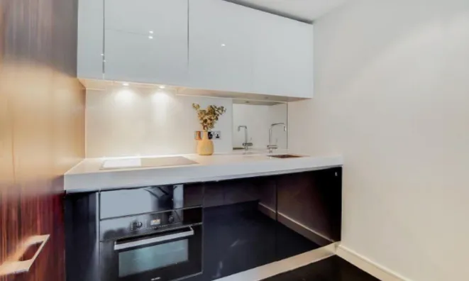 Недвижимость Apartment, Moore House, Gatliff Road: 4