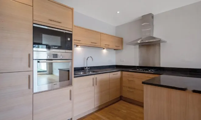 Недвижимость Fulham Road: 8