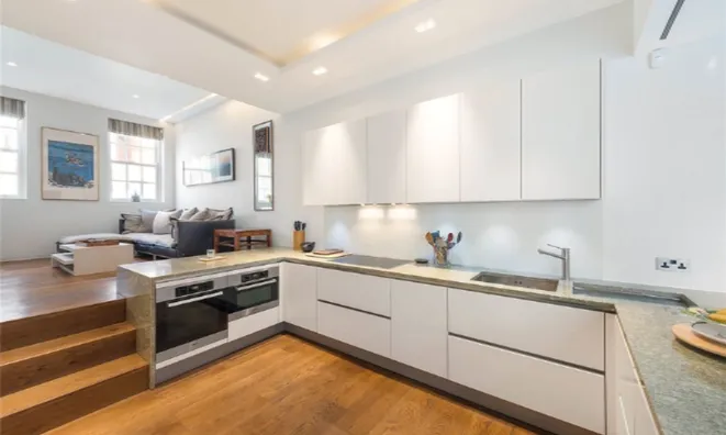 Недвижимость Yeomans Row: 1