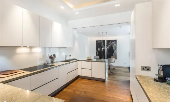 Недвижимость Yeomans Row: 2