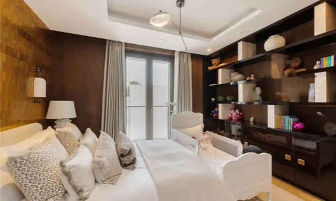 Недвижимость Mulberry Square: 8