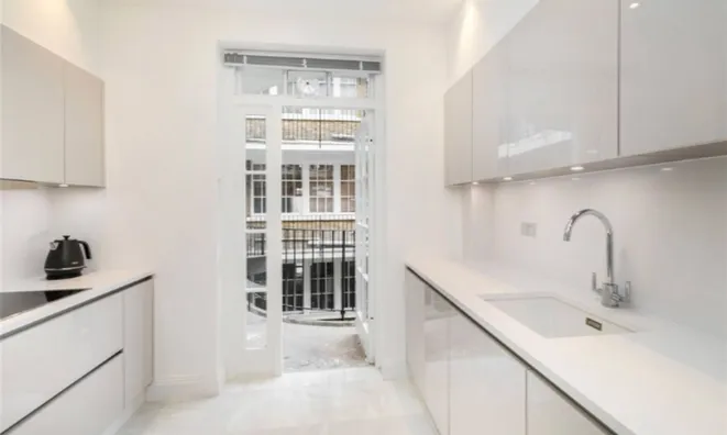 Недвижимость Fulham Road: 9