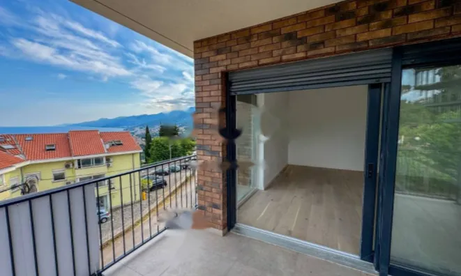 Недвижимость Четырёхкомнатная квартира в Опатии: 12