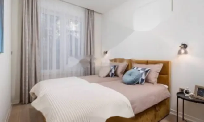 Недвижимость Трёхкомнатная квартира Центр: 5