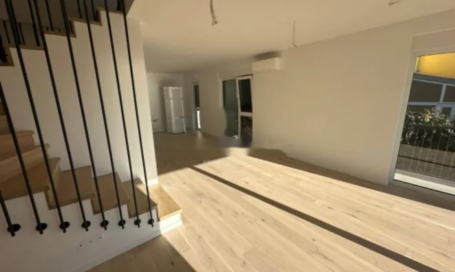 Недвижимость Четырехкомнатная квартира Центр: 7