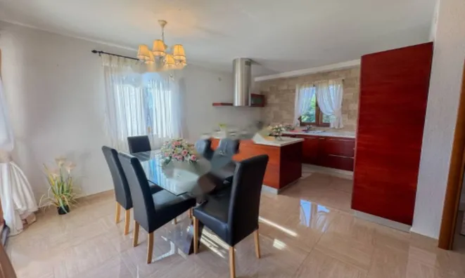 Недвижимость Семейный дом 120 м², Запад, Опатия: 24