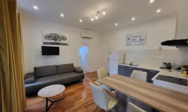 Недвижимость Трёхкомнатная квартира в Опатии: 1