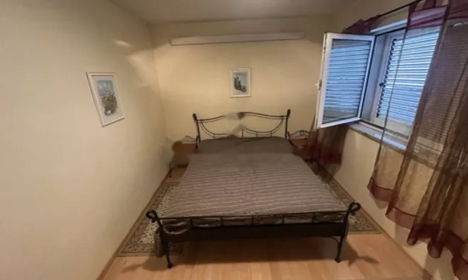 Недвижимость Четырехкомнатная квартира Центр: 12