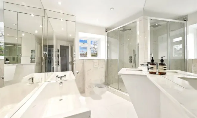 Недвижимость Redcliffe Square: 3