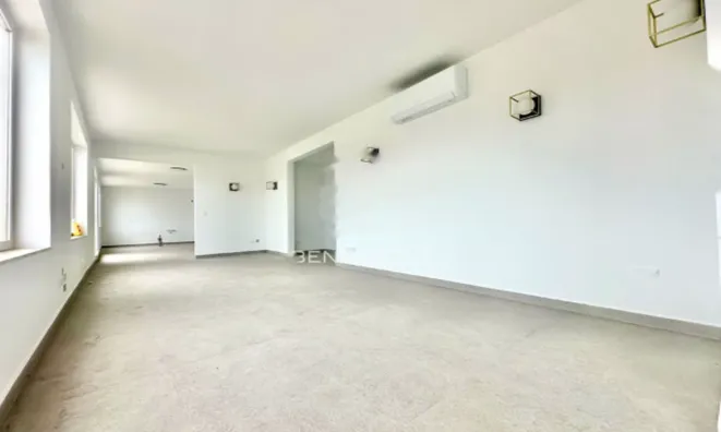 Недвижимость Pieta Harbour View Apartment: 1