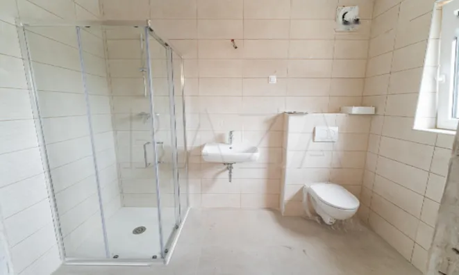 Недвижимость 4-комнатная квартира Жежица: 17