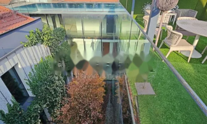 Недвижимость Квартира, более 5 комнат, Центр: 5