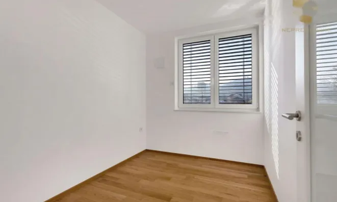 Недвижимость Квартира, 3,5 комнаты, Жиданов Квартал, Бежиград: 17