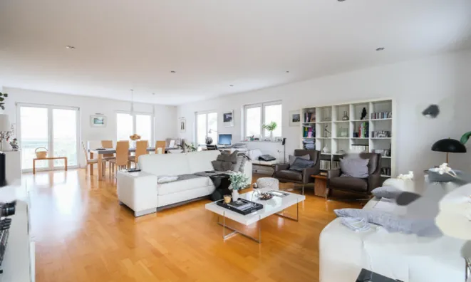 Недвижимость Трехкомнатная квартира Брод: 4