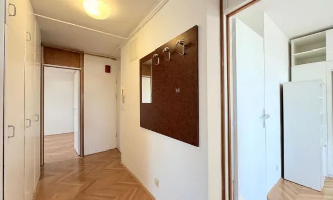 Недвижимость Квартира 3-комнатная в Центре: 2