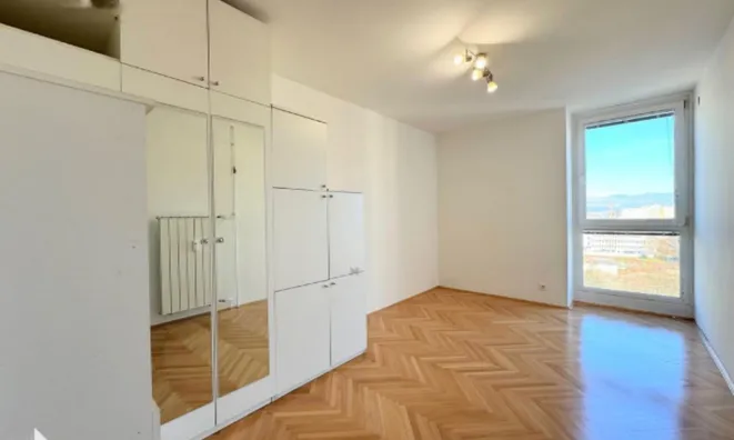 Недвижимость Квартира 3-комнатная в Центре: 3